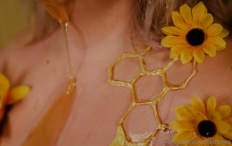 skinny white girl onlyfans xxx picture