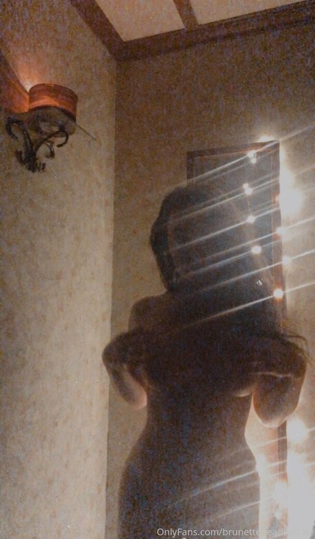 brunetteheadbaddie star nice picture