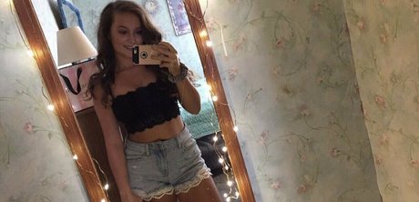 brunetteheadbaddie sexy pornstar pictures