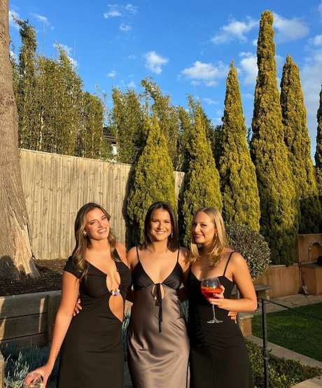 Taya Brooks adult model pictures