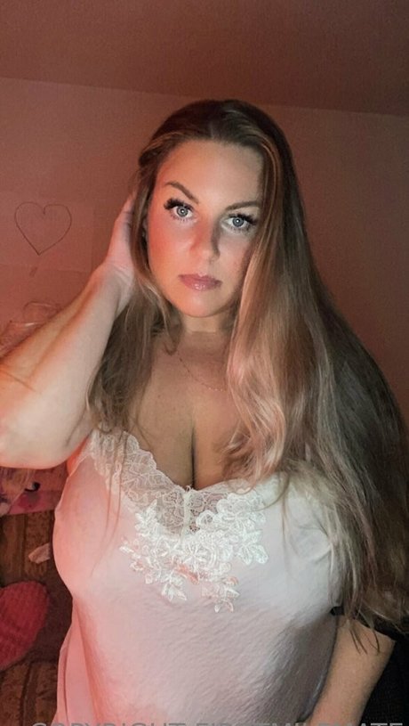 firstmilfmate model hd img