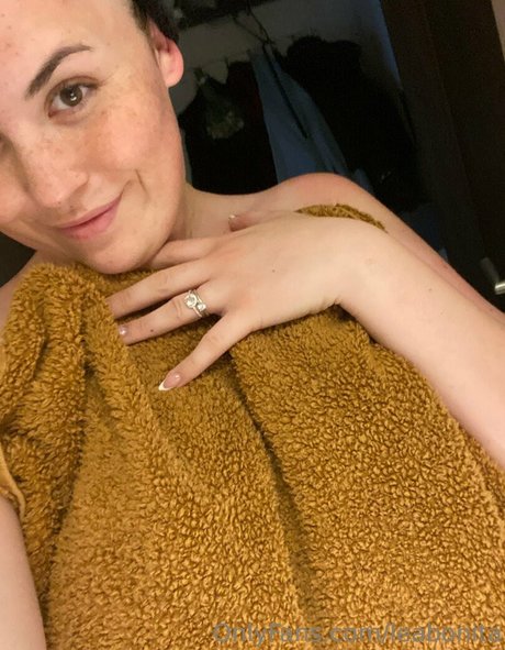 leabonita model exclusive image