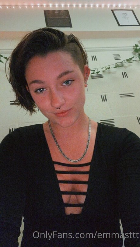 emmasttt model nude photos