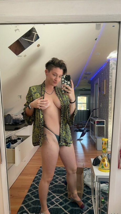 emmasttt nude pornstar pics