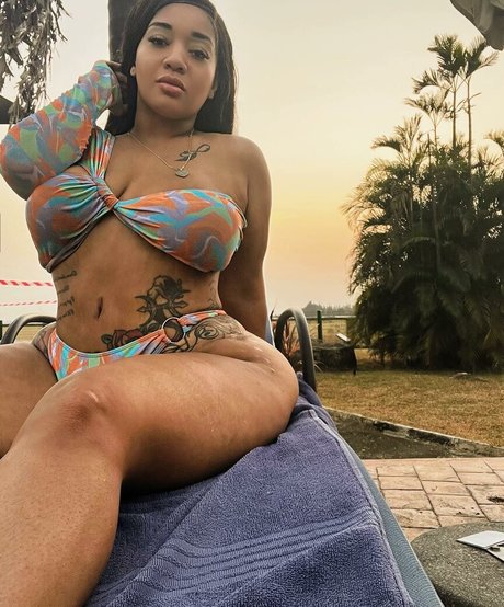 Curvyrb star nudes galleries