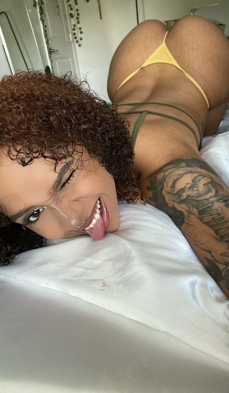 imsadtrin star naked photo