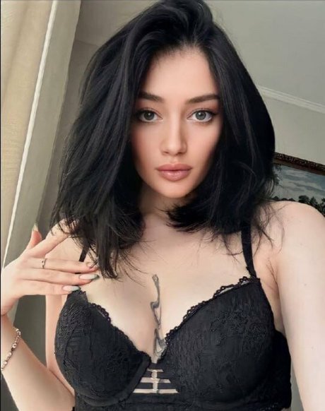 blondyaria pretty star photo