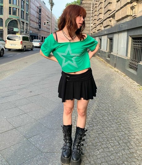 Olivia Sun pornstar free photo