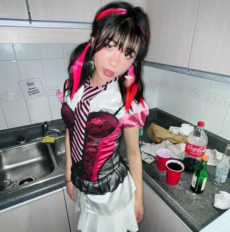 Olivia Sun hot actress galleries