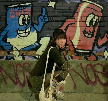 Olivia Sun hd pornstar photo