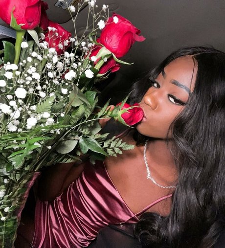 Luhmulaa pretty pornstar pics