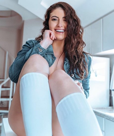 Ariane Rey perfect star pictures