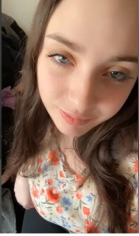 elodierenee nudes model photos