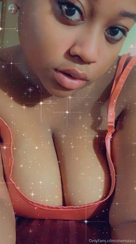 shortstacc model high quality pic