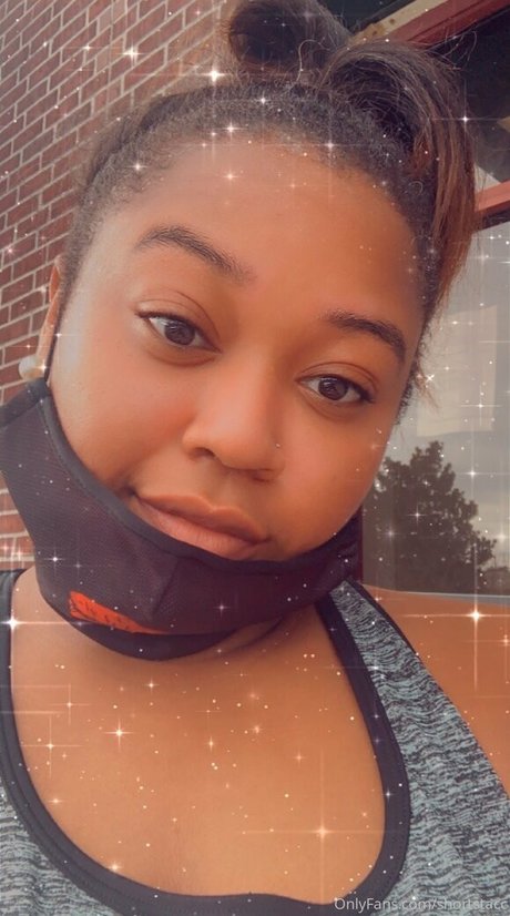 shortstacc star pretty photo