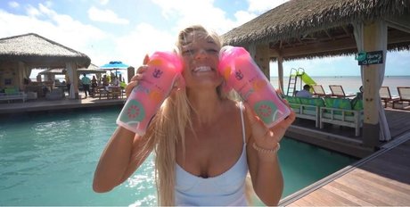 Chelsea Kreiner star erotic pictures