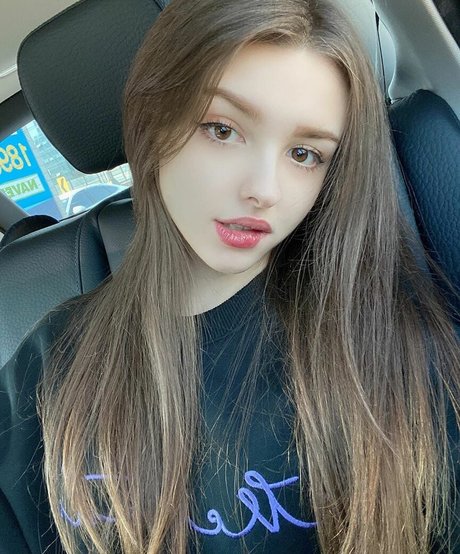 Elina Karimova hot pornstar gallery