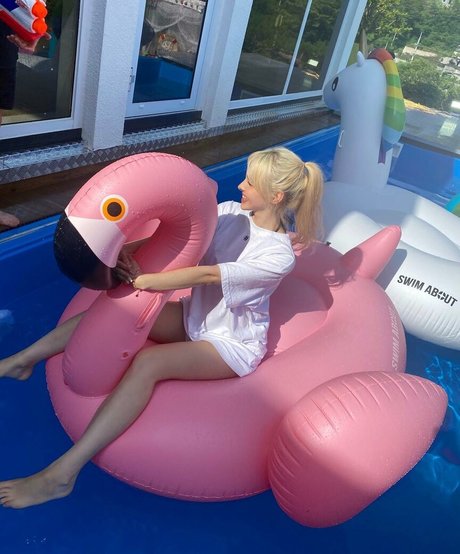 Elina Karimova free pornstar image