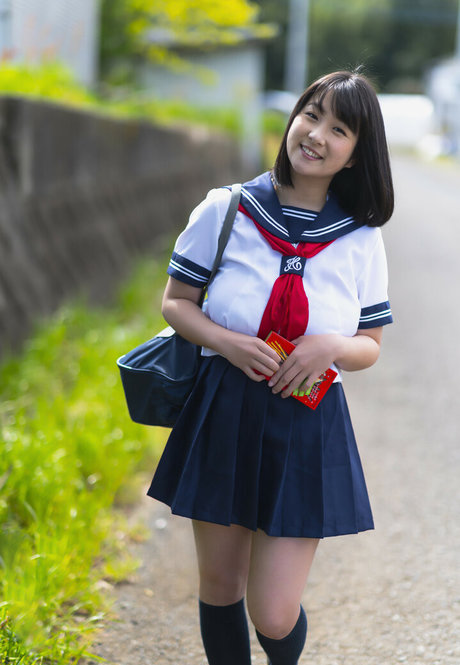 Rui Kiriyama pornographic model pictures