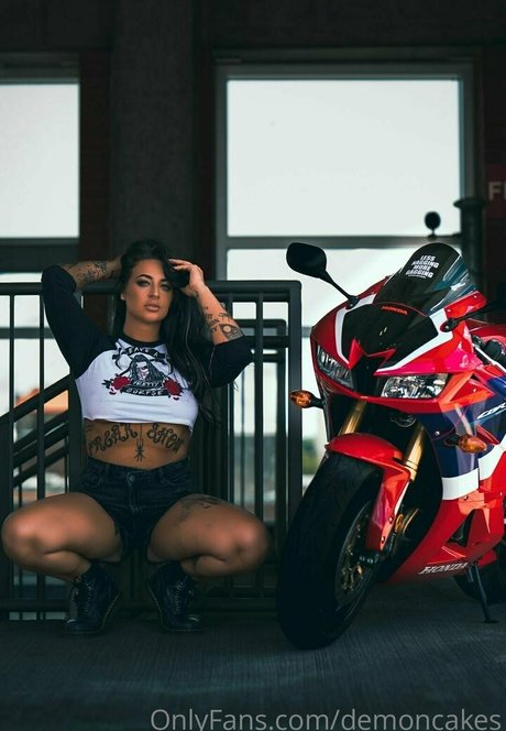 Demoncakes nudes pornstar gallery