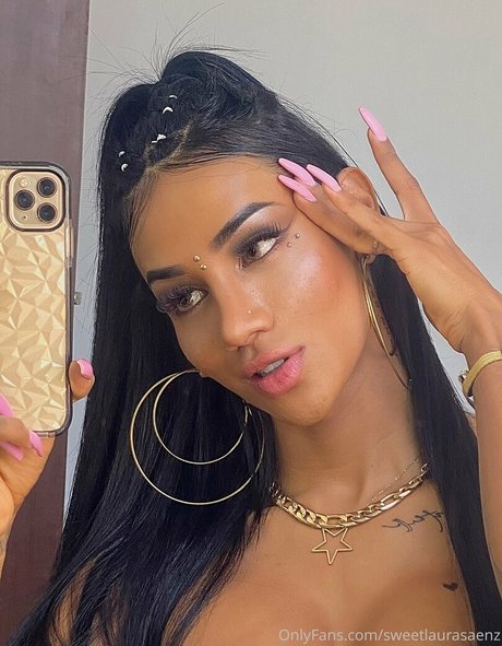 Laura Saenz model adult archive