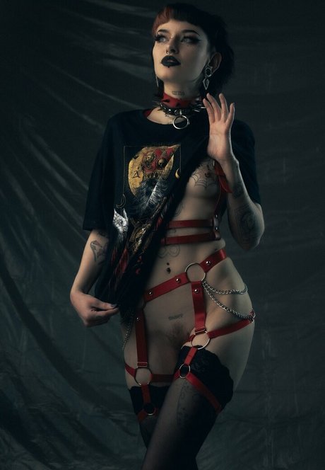 LittleDemonWitch sexy pornstar photo