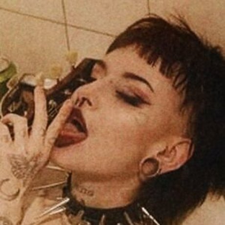 LittleDemonWitch model free photo