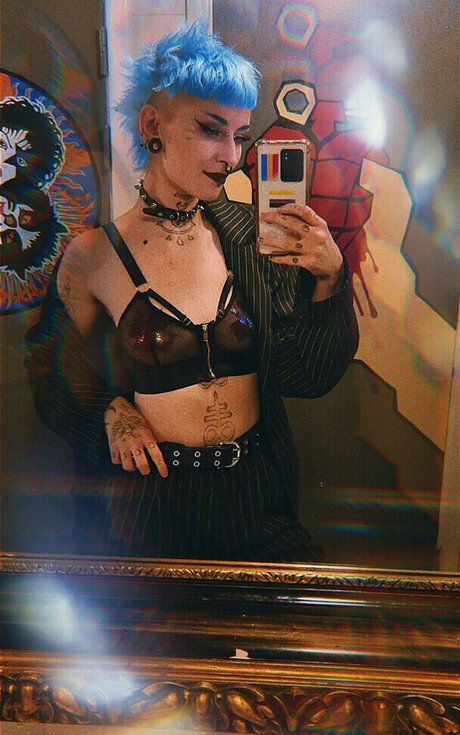 LittleDemonWitch star naked photos