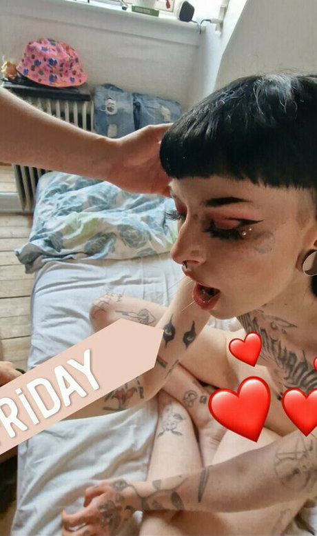 LittleDemonWitch actress pic