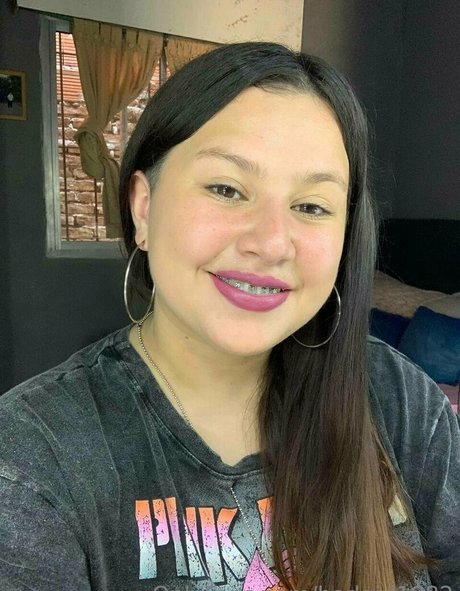 badgirl1882 naked model galleries