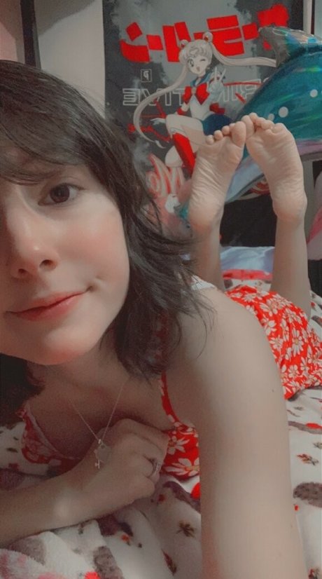 Bunimilk model pretty pic