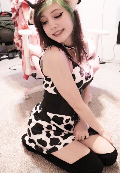 Bunimilk nude pornstar pictures