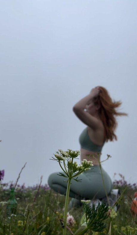 Aysennyuksel free star photo