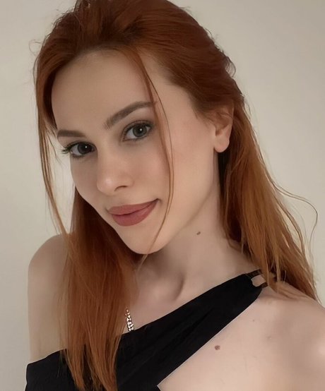 Aysennyuksel model top img