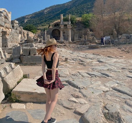 Aysennyuksel high quality actress pics