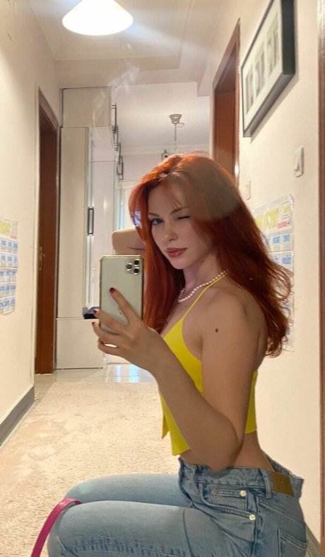 Aysennyuksel model exclusive pictures