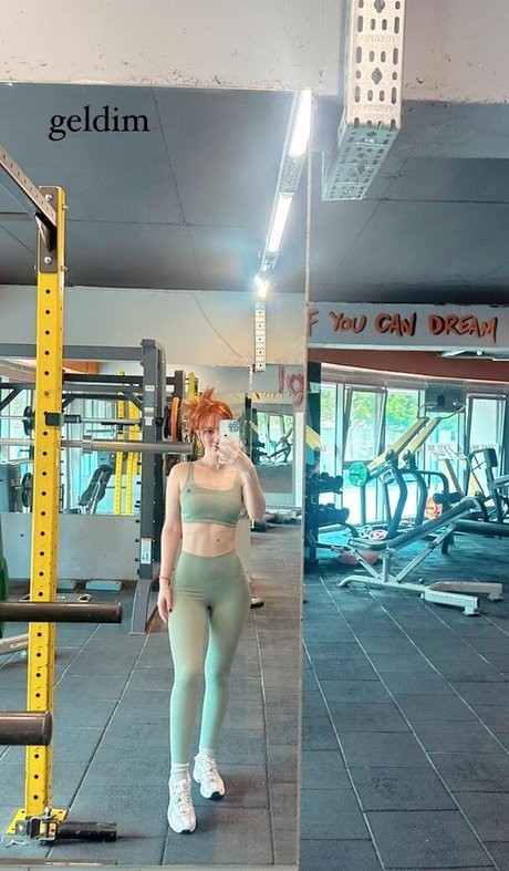 Aysennyuksel model pics