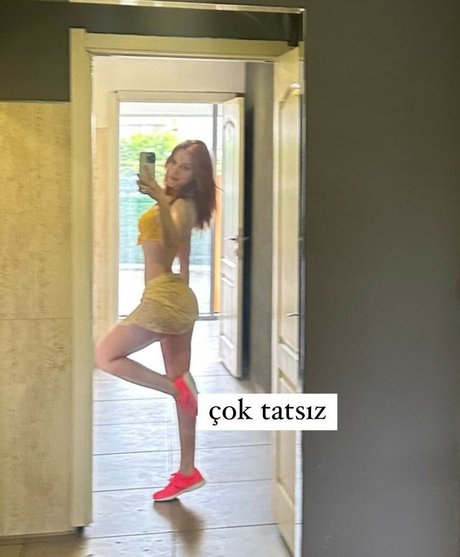 Aysennyuksel pornstar image