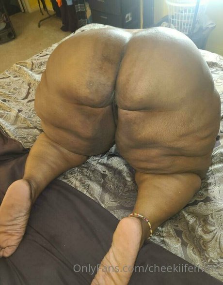 cheekiifemme model free pictures