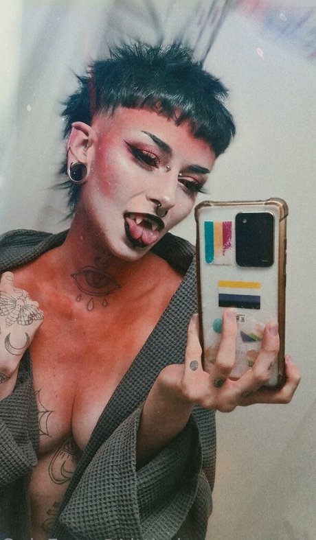 littledemonwitchfree sexy actress photo