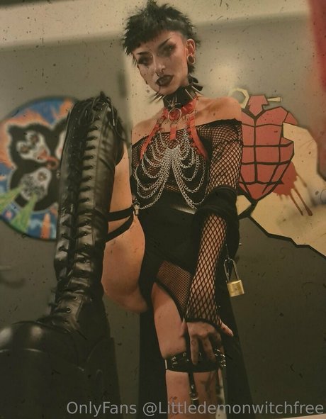 littledemonwitchfree nudes model galleries