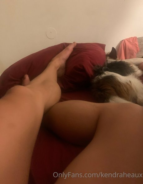 kendraheaux model beautiful photos