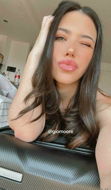 sexyyvalen19 model pornographic archive