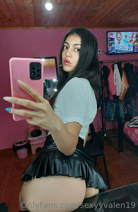 sexyyvalen19 erotic pornstar galleries
