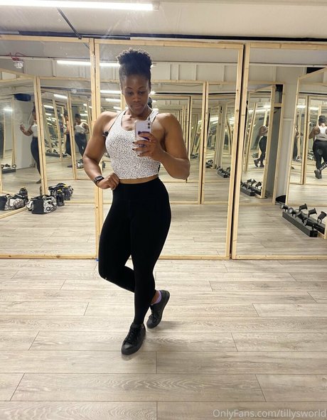 tillysworld best model photo