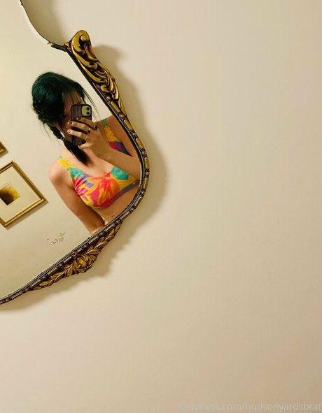 hudsonyardsbrat adult model photos