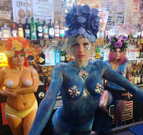 a leigh exclusive star gallery