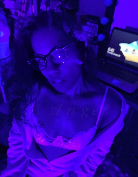 kangelstardustxo nude pornstar picture