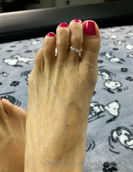 alluring angel annabelle model naked pictures