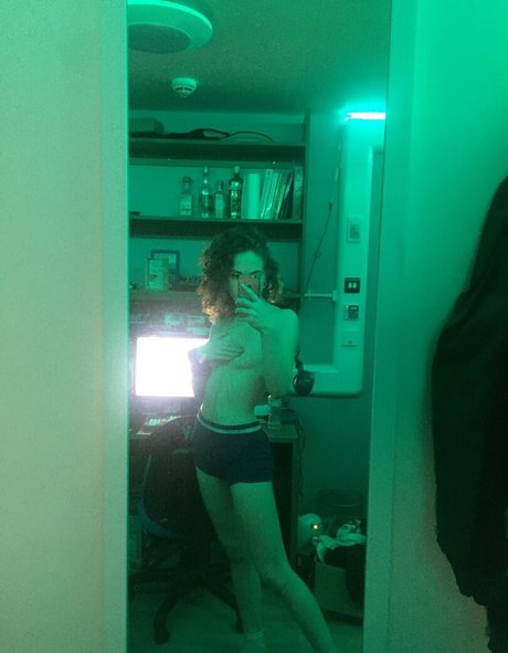 freshkiwi model pornographic pics